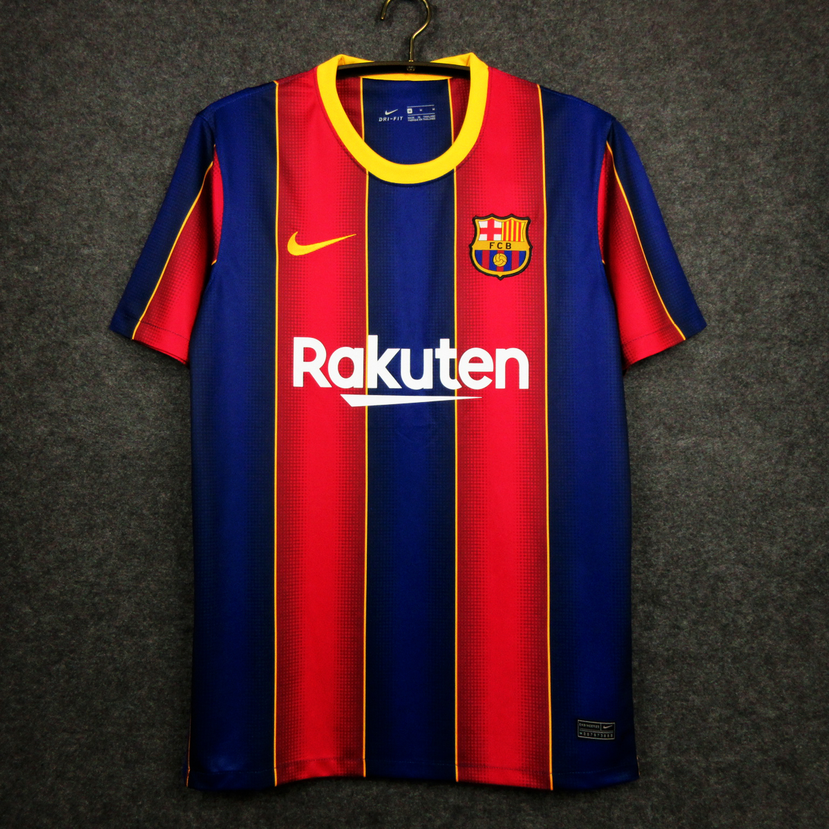 Barcelona T-shirt - Stepiconic